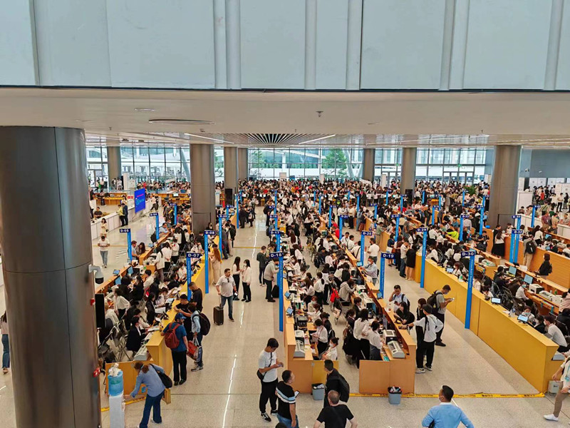 Customers visiting Hebei Kuayu factory after the 133rd Canton Fair